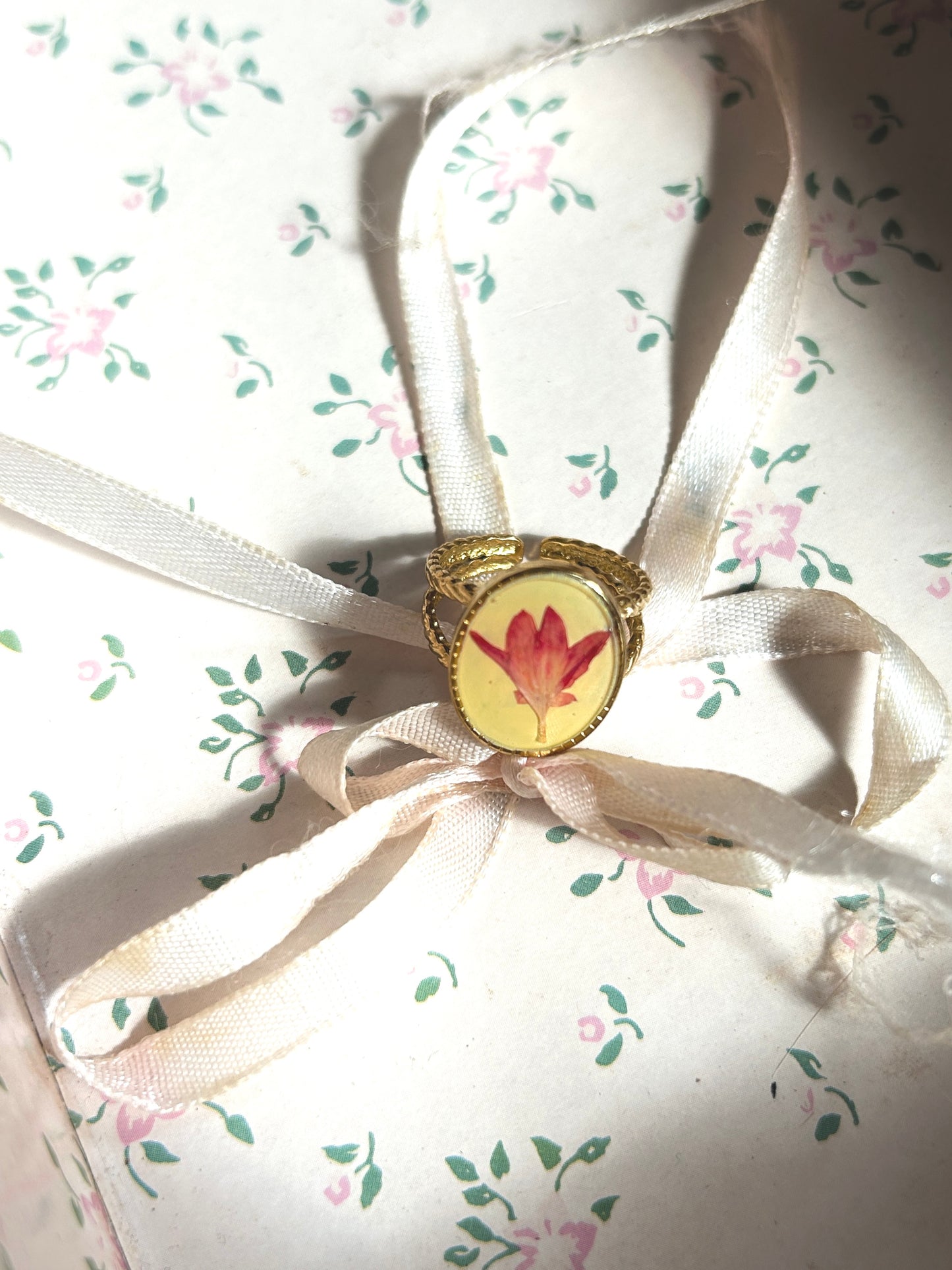 Adjustable Flower Pressed ring