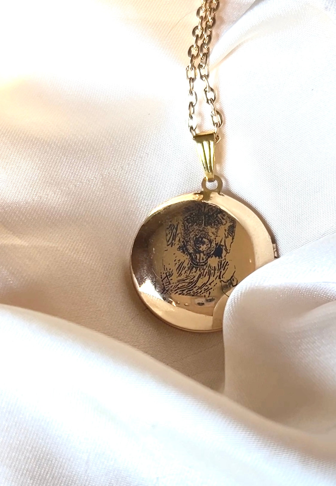 Round Custom Engraved Locket